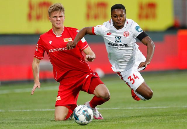 如今他出席 如今他出席